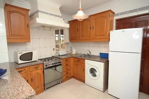 בית נופש אלבופיירה Villa V4 Com Piscina Privada A 400 Metros Da Praia