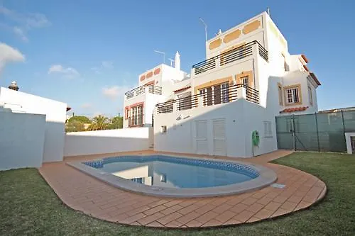 בית נופש אלבופיירה Villa V4 Com Piscina Privada A 400 Metros Da Praia פורטוגל